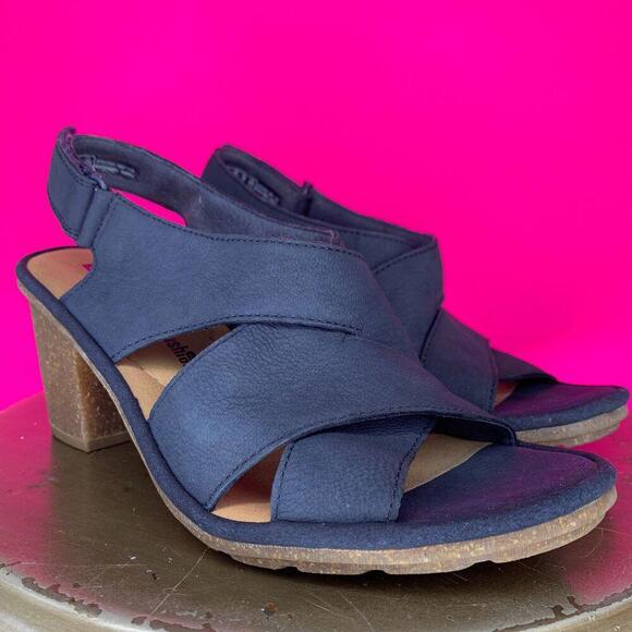 Clarks Sashlin Nolte Blue Leather Heeled Slingback Sandal Sz 7.5 - Picture 1 of 7